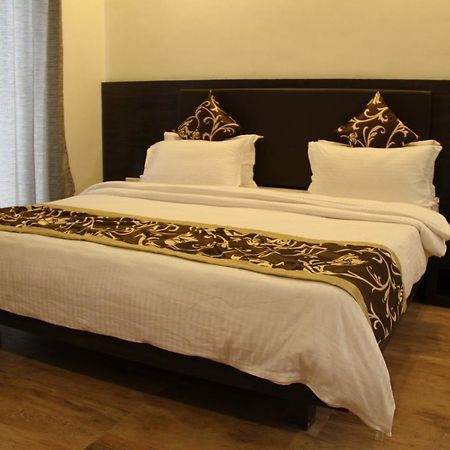 Hotel Aditya Talala Экстерьер фото
