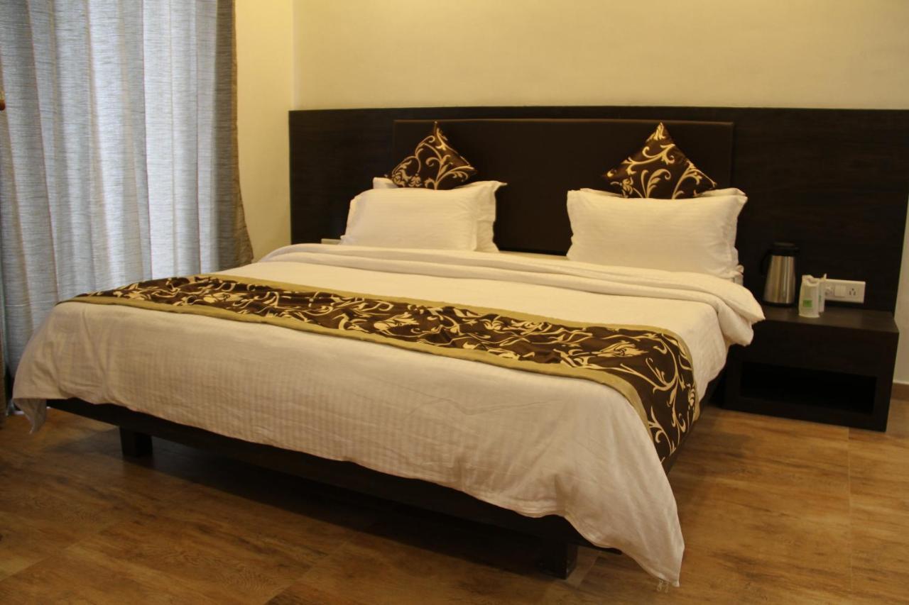 Hotel Aditya Talala Экстерьер фото