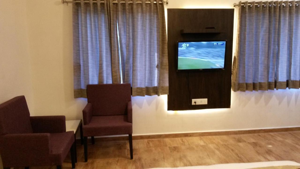 Hotel Aditya Talala Экстерьер фото