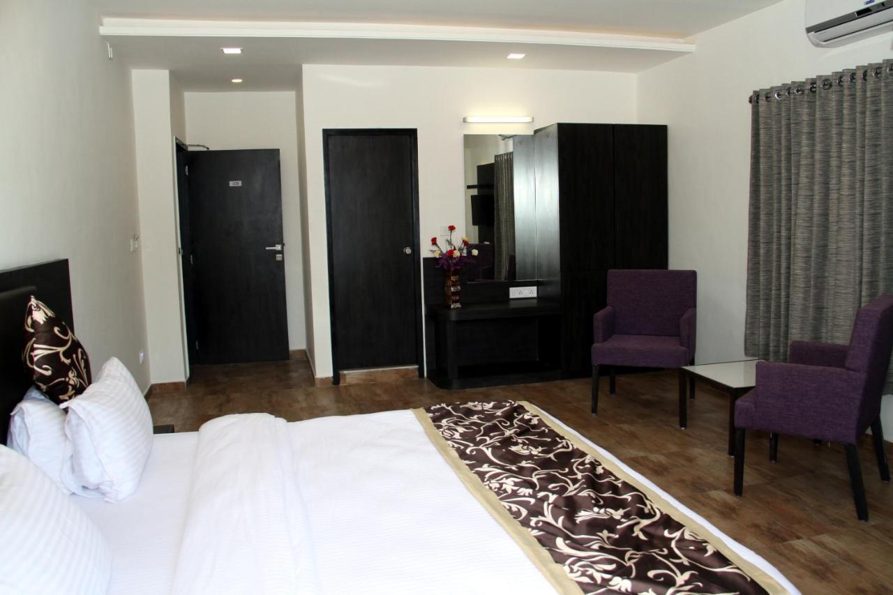 Hotel Aditya Talala Экстерьер фото