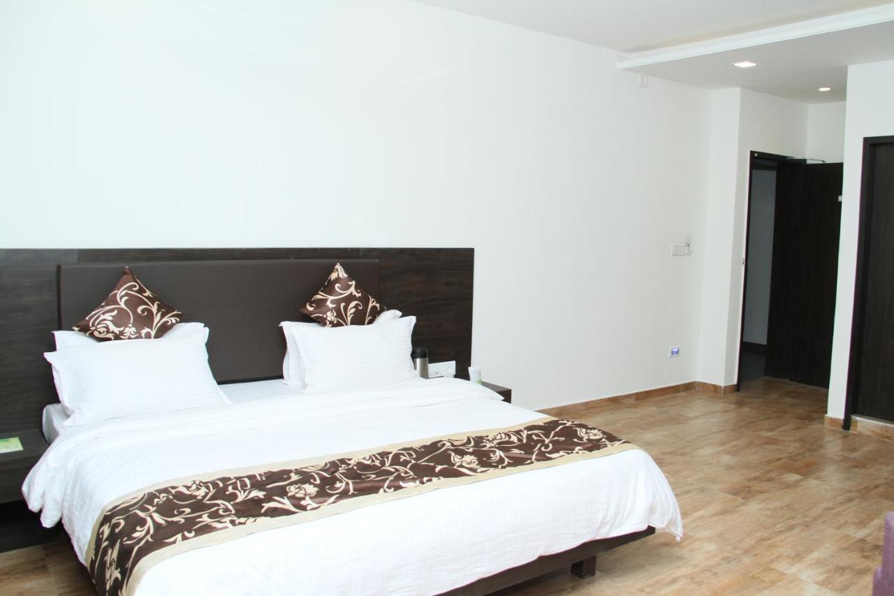Hotel Aditya Talala Экстерьер фото